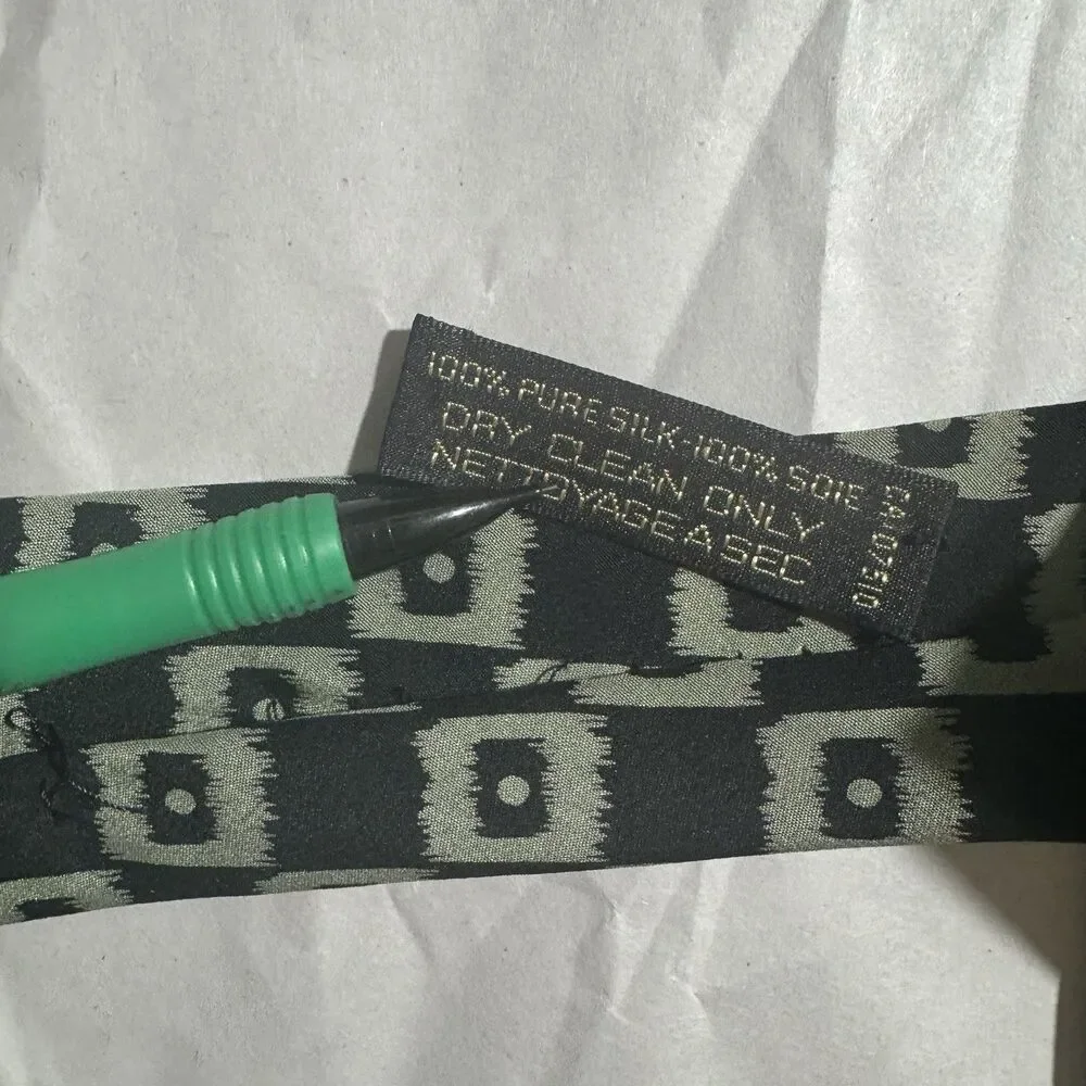 GIORGIO ARMANI Cravatte Vintage Silk Necktie Geometric Black 56